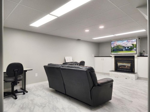 5122 5Th Street West, Claresholm, AB - Indoor Photo Showing Basement