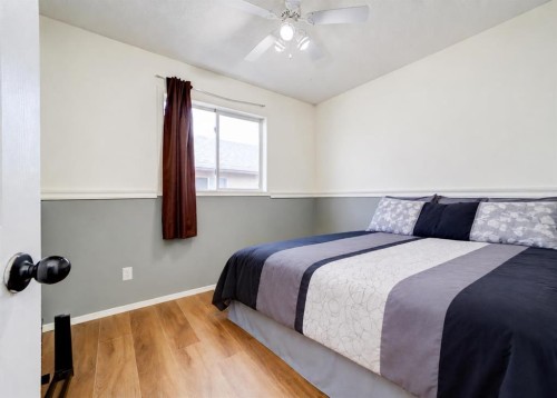 78 Chilcotin Road West, Lethbridge, AB - Indoor Photo Showing Bedroom