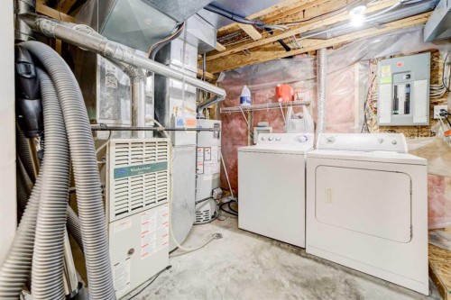 78 Chilcotin Road West, Lethbridge, AB - Indoor Photo Showing Laundry Room