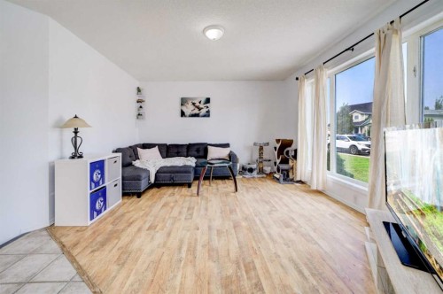 78 Chilcotin Road West, Lethbridge, AB - Indoor