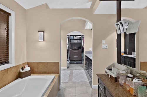 250 Riverstone Boulevard West, Lethbridge, AB - Indoor Photo Showing Bathroom