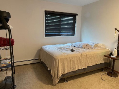 207-855 Columbia Boulevard West, Lethbridge, AB - Indoor Photo Showing Bedroom