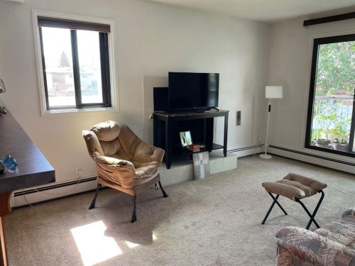 207-855 Columbia Boulevard West, Lethbridge, AB - Indoor