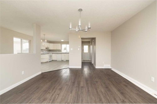 158 Jerry Potts Boulevard West, Lethbridge, AB - Indoor Photo Showing Other Room