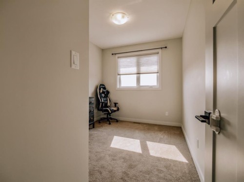 1369 Pacific Circle West, Lethbridge, AB - Indoor