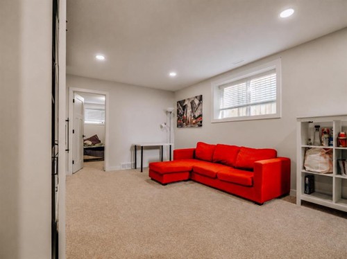1369 Pacific Circle West, Lethbridge, AB - Indoor