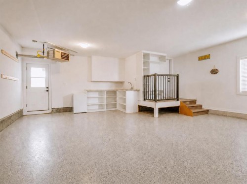 1369 Pacific Circle West, Lethbridge, AB - Indoor