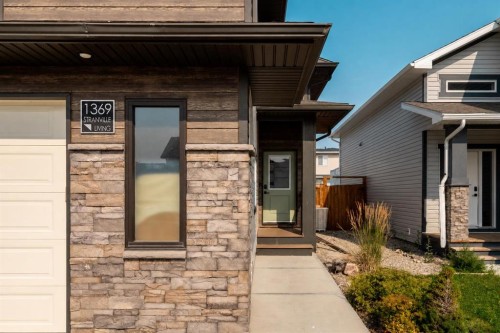 1369 Pacific Circle West, Lethbridge, AB - Outdoor