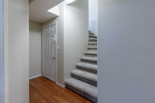 654 Blackfoot Terrace West, Lethbridge, AB - Indoor Photo Showing Other Room