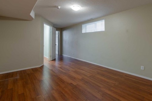 654 Blackfoot Terrace West, Lethbridge, AB - Indoor Photo Showing Other Room