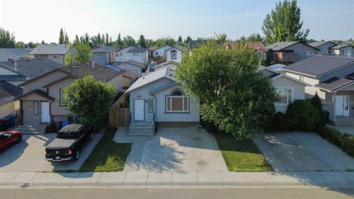 654 Blackfoot Terrace West, Lethbridge, AB - Outdoor With Facade