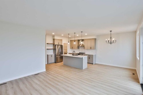 877 Devonia Circle West, Lethbridge, AB - Indoor Photo Showing Kitchen