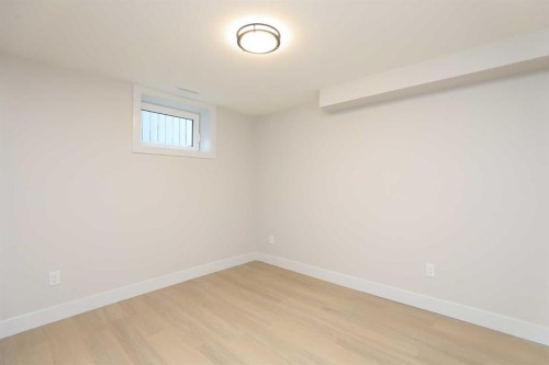 1418 25 Avenue North, Lethbridge, AB - Indoor Photo Showing Other Room