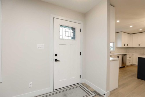 1418 25 Avenue North, Lethbridge, AB - Indoor Photo Showing Other Room