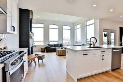 4241 60 Avenue, Taber, AB - Indoor Photo Showing Kitchen With Upgraded Kitchen