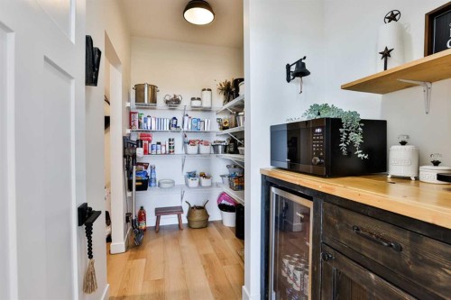 4241 60 Avenue, Taber, AB - Indoor
