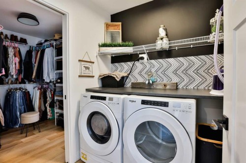 4241 60 Avenue, Taber, AB - Indoor Photo Showing Laundry Room