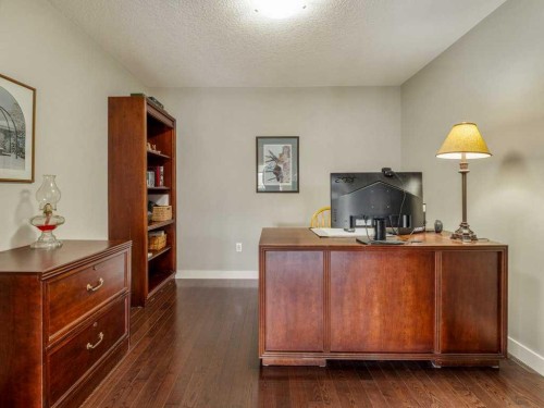 43 Riverine Lane West, Lethbridge, AB - Indoor Photo Showing Office