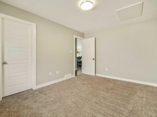 43 Riverine Lane West, Lethbridge, AB - Indoor Photo Showing Other Room