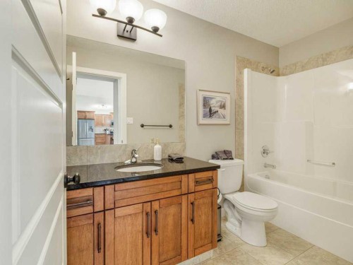 43 Riverine Lane West, Lethbridge, AB - Indoor Photo Showing Bathroom