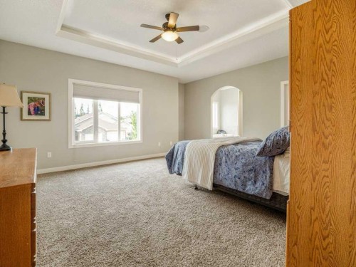 43 Riverine Lane West, Lethbridge, AB - Indoor Photo Showing Bedroom