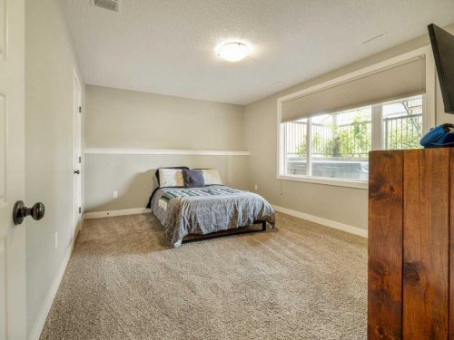 43 Riverine Lane West, Lethbridge, AB - Indoor Photo Showing Bedroom