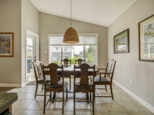 43 Riverine Lane West, Lethbridge, AB - Indoor Photo Showing Dining Room