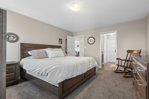 19 Riverland Close West, Lethbridge, AB - Indoor Photo Showing Bedroom