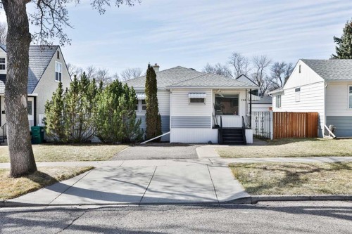 722 20 Street South, Lethbridge, AB 