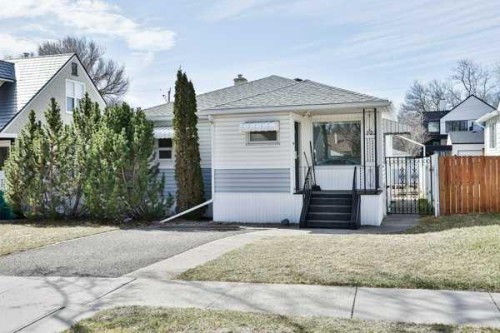 722 20 Street South, Lethbridge, AB 