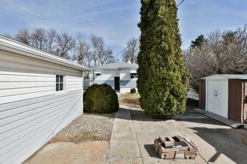 722 20 Street South, Lethbridge, AB 