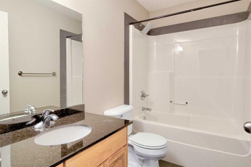 544 Couleesprings Crescent South, Lethbridge, AB - Indoor Photo Showing Bathroom