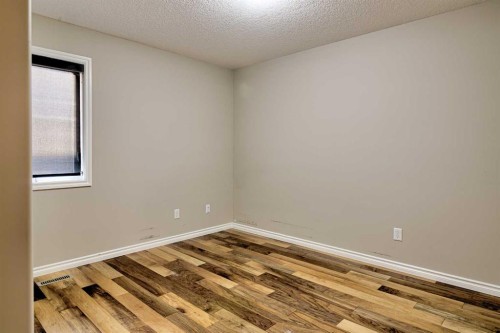 544 Couleesprings Crescent South, Lethbridge, AB - Indoor Photo Showing Other Room