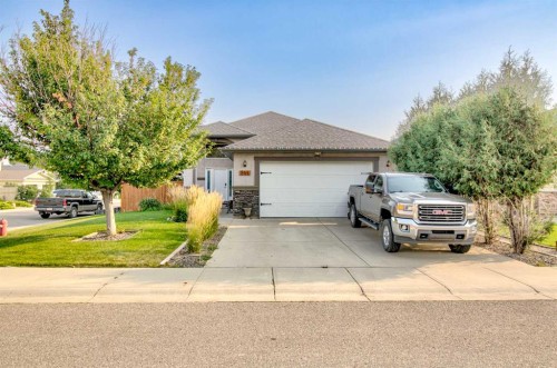 544 Couleesprings Crescent South, Lethbridge, AB - Outdoor