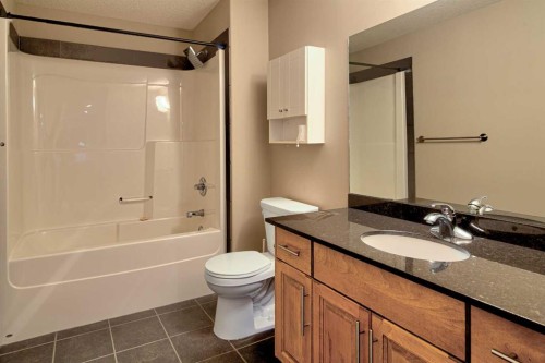 544 Couleesprings Crescent South, Lethbridge, AB - Indoor Photo Showing Bathroom