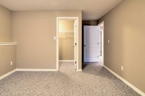 544 Couleesprings Crescent South, Lethbridge, AB - Indoor Photo Showing Other Room