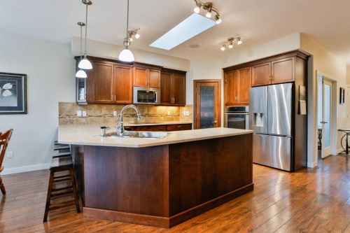 1577 Coalbanks Boulevard West, Lethbridge, AB - Indoor Photo Showing Kitchen With Upgraded Kitchen