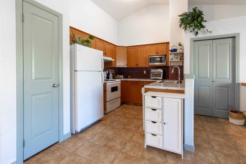 198 Blackfoot Boulevard West, Lethbridge, AB 