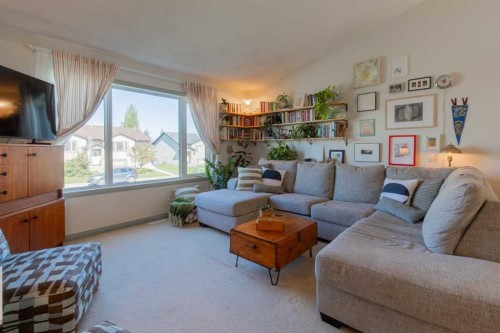 198 Blackfoot Boulevard West, Lethbridge, AB 