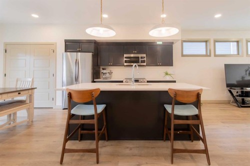 403 Caledonia Boulevard West, Lethbridge, AB - Indoor Photo Showing Kitchen