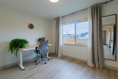403 Caledonia Boulevard West, Lethbridge, AB - Indoor Photo Showing Other Room