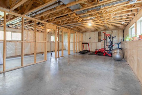 403 Caledonia Boulevard West, Lethbridge, AB - Indoor Photo Showing Basement