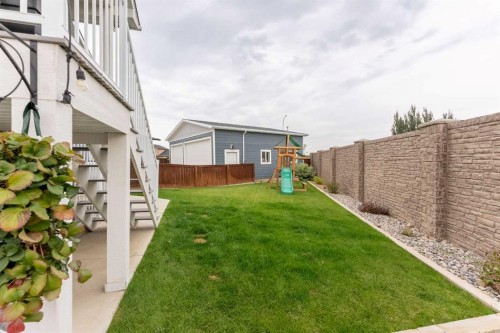 2006 30A Avenue, Coaldale, AB - Outdoor