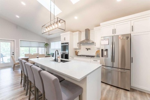 2006 30A Avenue, Coaldale, AB - Indoor Photo Showing Kitchen With Double Sink With Upgraded Kitchen