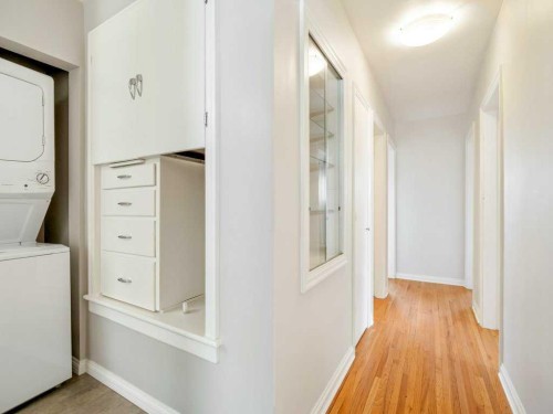 1726 13 Avenue South, Lethbridge, AB - Indoor Photo Showing Laundry Room