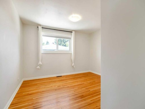 1726 13 Avenue South, Lethbridge, AB - Indoor Photo Showing Other Room