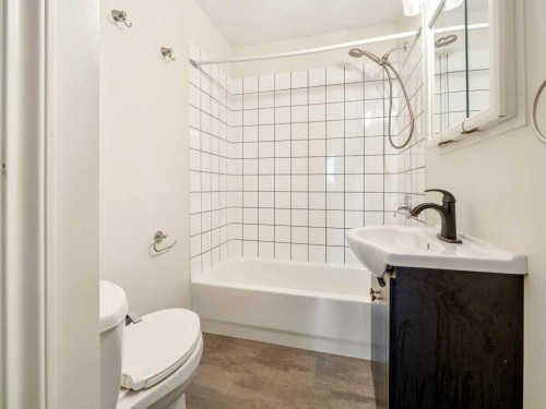 1726 13 Avenue South, Lethbridge, AB - Indoor Photo Showing Bathroom