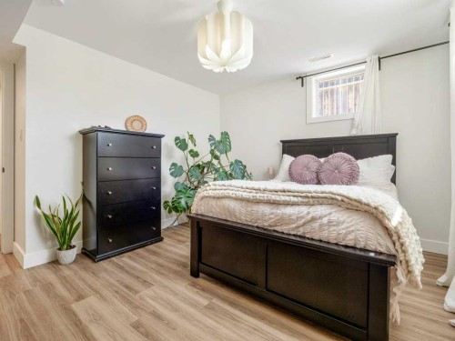 1726 13 Avenue South, Lethbridge, AB - Indoor Photo Showing Bedroom