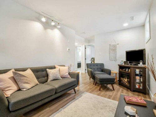 1726 13 Avenue South, Lethbridge, AB - Indoor Photo Showing Living Room