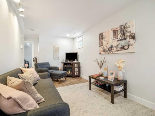 1726 13 Avenue South, Lethbridge, AB - Indoor Photo Showing Living Room